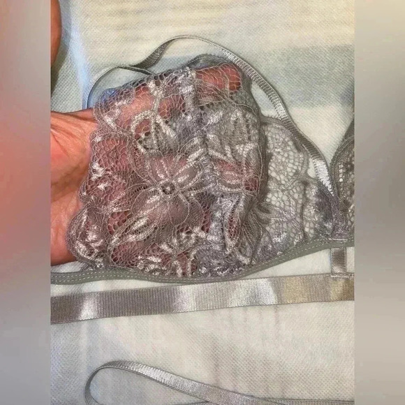 💥 SUPER SEXY STRAPS AND  LACE SHIMMERING SET FOR YOU SEXY LADY💥 - Picture 7 of 14